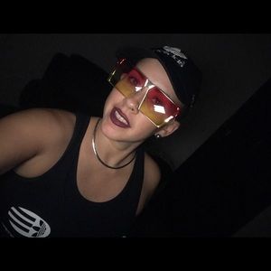 Meet your Posher, Moraima